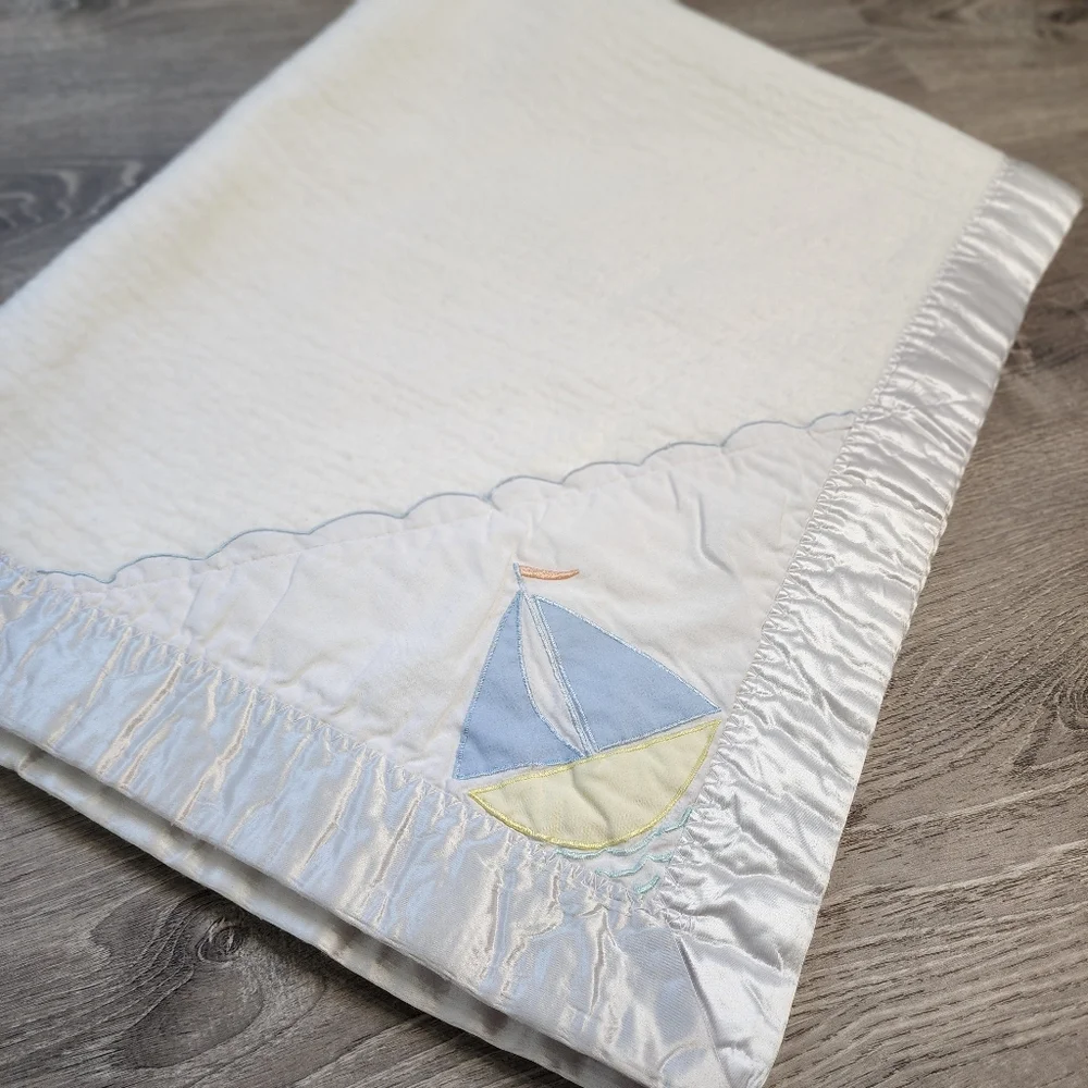 VINTAGE QUILTEX Sailboat Satin Trim Edge White Fleece Baby Blanket